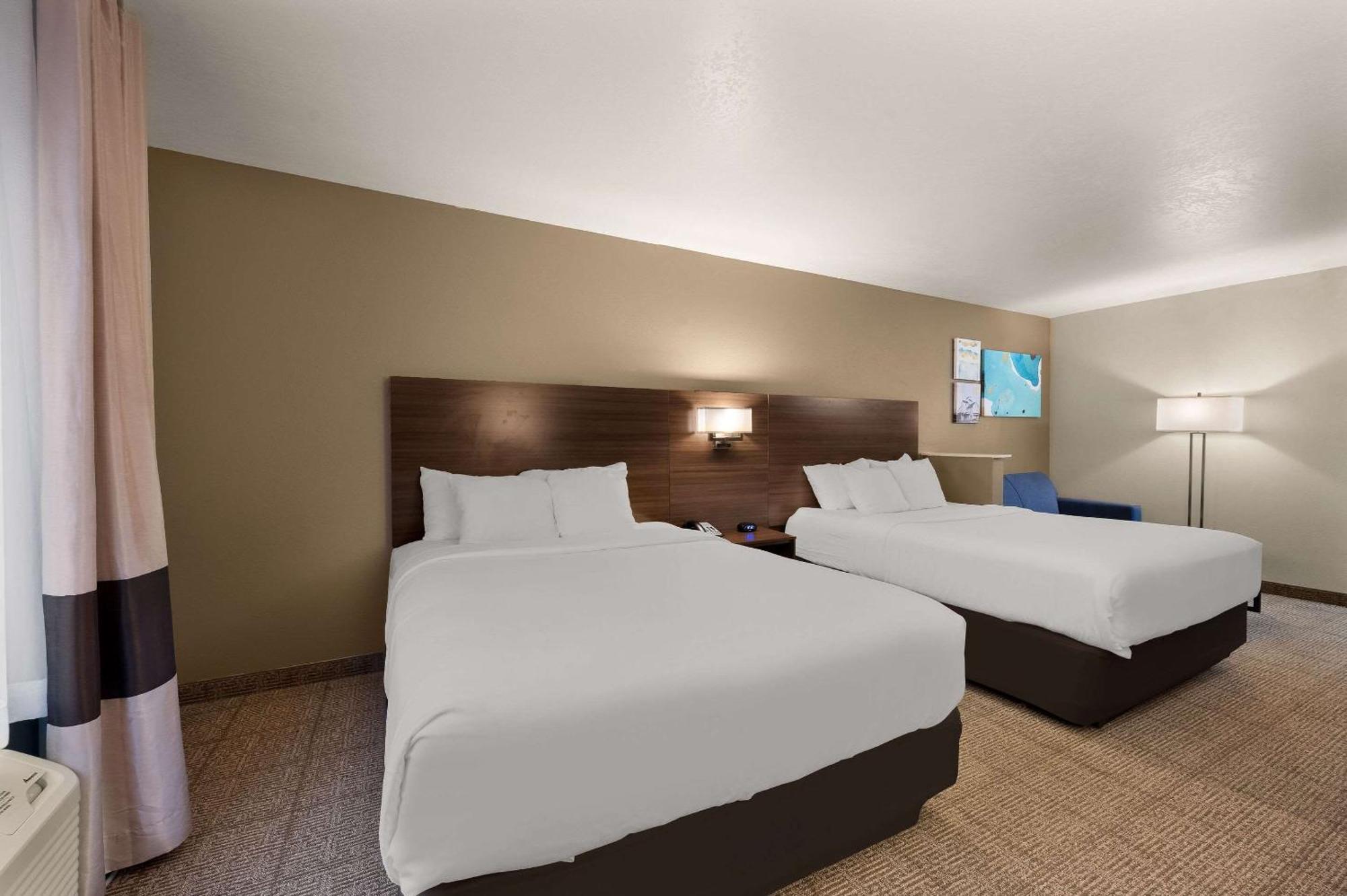 Comfort Inn & Suites Fenton Экстерьер фото