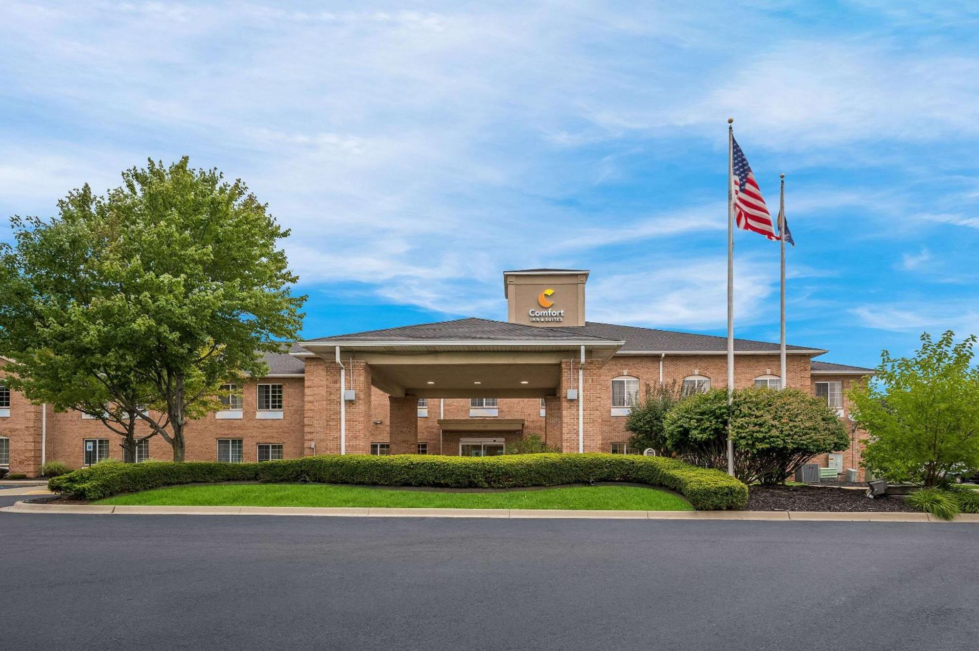 Comfort Inn & Suites Fenton Экстерьер фото