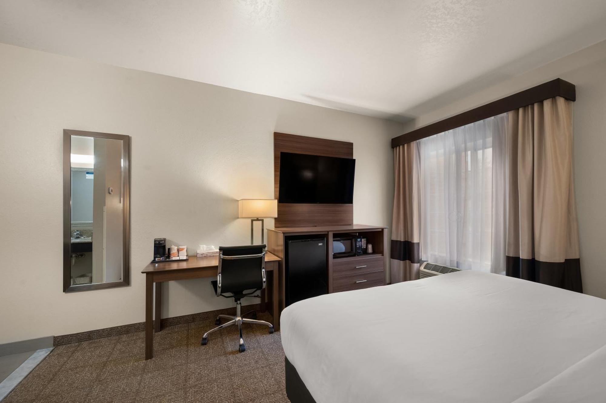 Comfort Inn & Suites Fenton Экстерьер фото