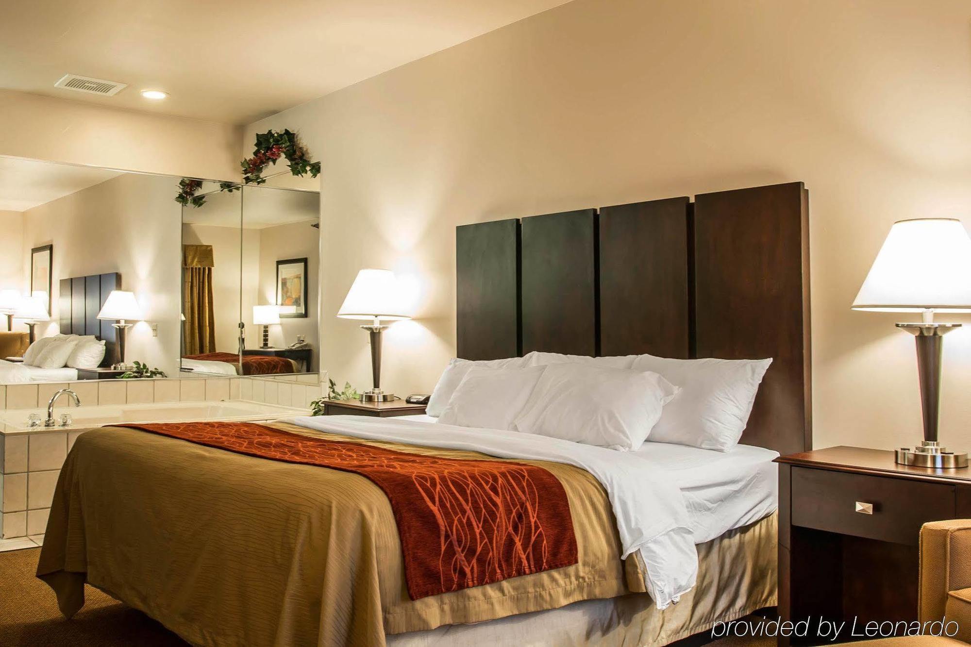 Comfort Inn & Suites Fenton Экстерьер фото